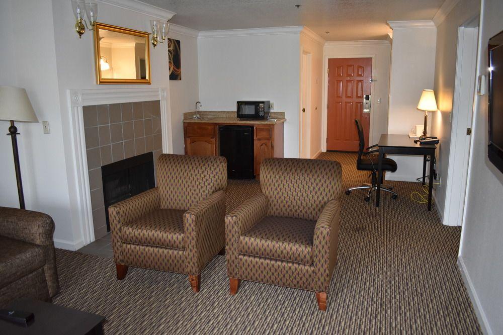 Best Western Colonial Inn Selma Экстерьер фото