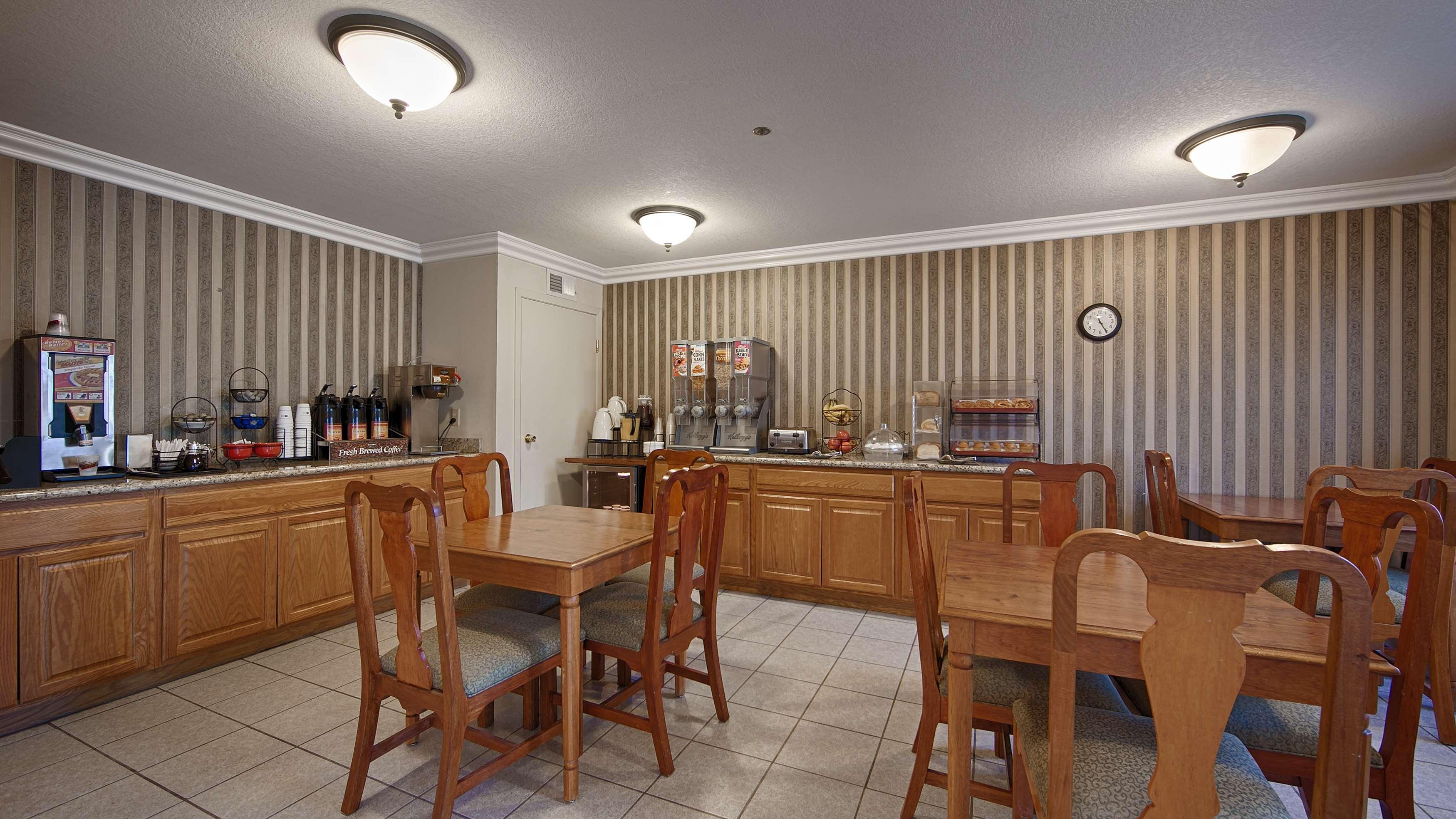 Best Western Colonial Inn Selma Экстерьер фото