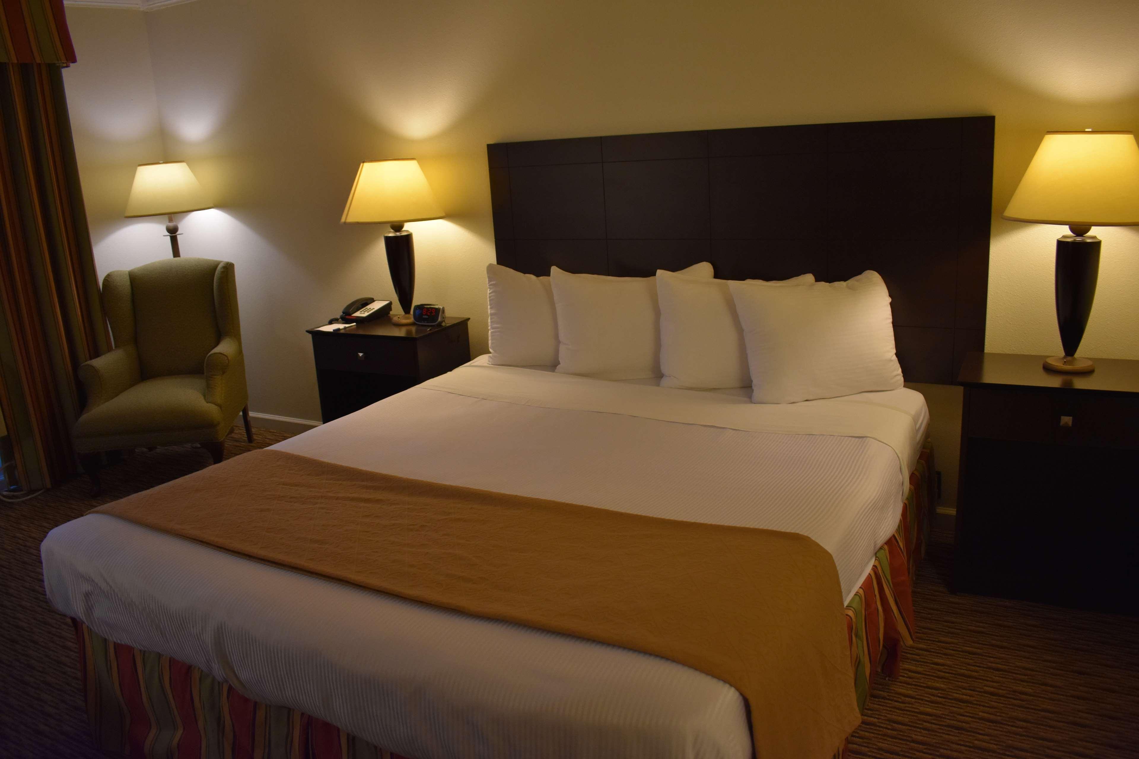 Best Western Colonial Inn Selma Экстерьер фото